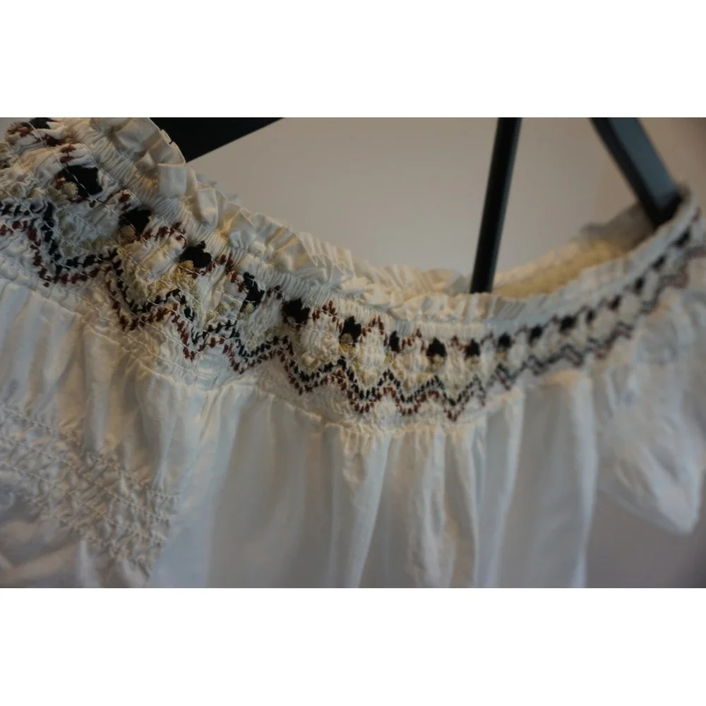 Old Navy White Cotton Embroidered Smocked Off Shoulder Peasant Blouse Small